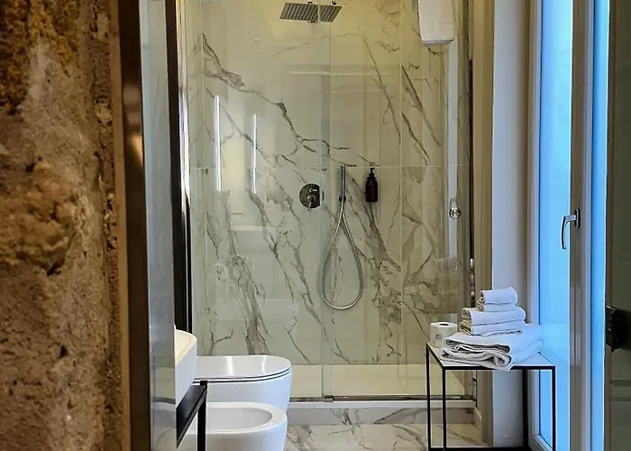 Palazzo Maqueda 4*