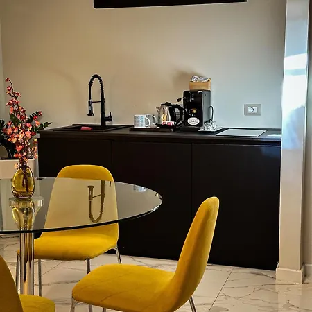 Palazzo Maqueda 4*