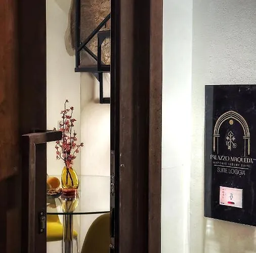 Гостевой дом Palazzo Maqueda 4*