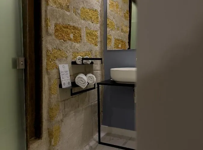 Palazzo Maqueda Гостевой дом 4*